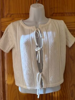 Willow Tree Cream Tie-Front Short Sleeve Crop Top